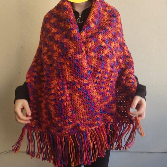 Shawl - blanket style / handmade/ knitted/ crochet - Picture 4 of 7